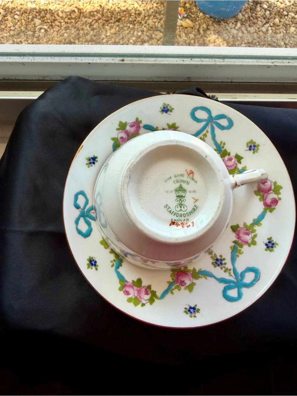 CROWN STAFFORDSHIRE England Fine Bone China Blue Ribbon Saucer & Tea Cup